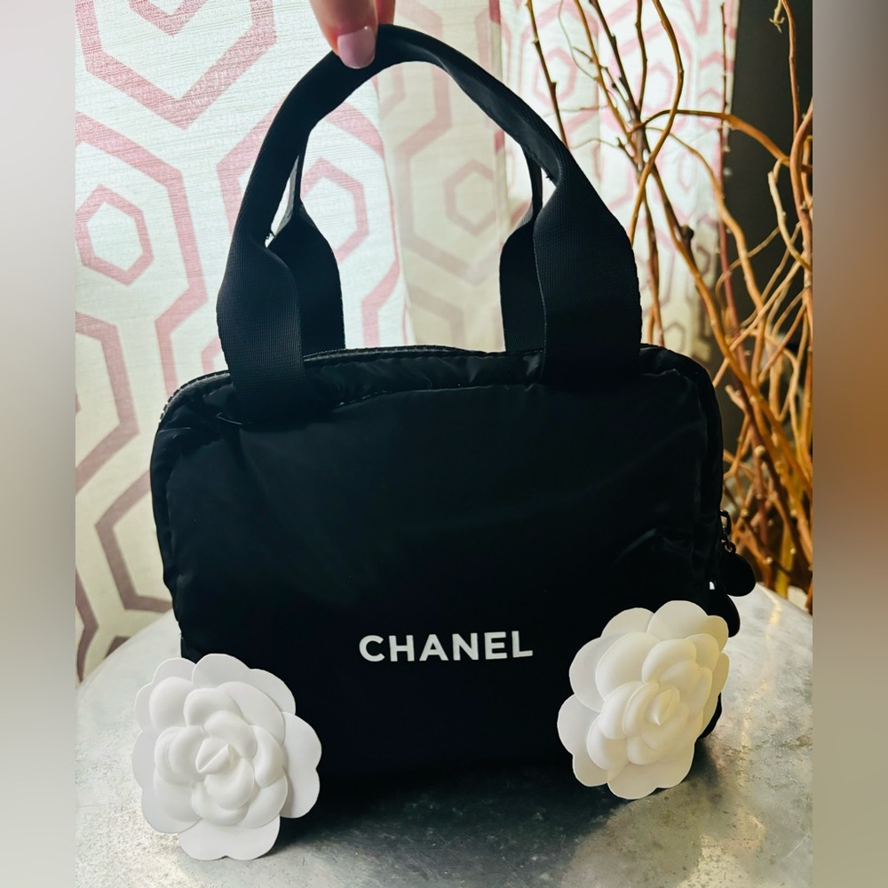 NWOT Chanel small tote with optional daisy stick ons